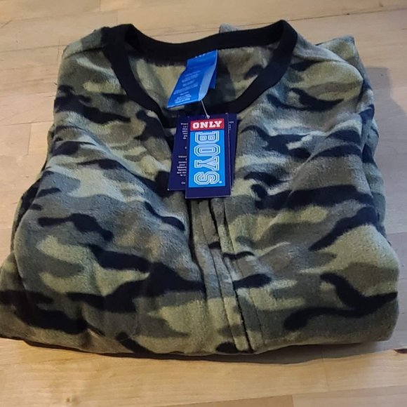Boys Sleeper NWT (size 4/5) - Picture 1 of 3